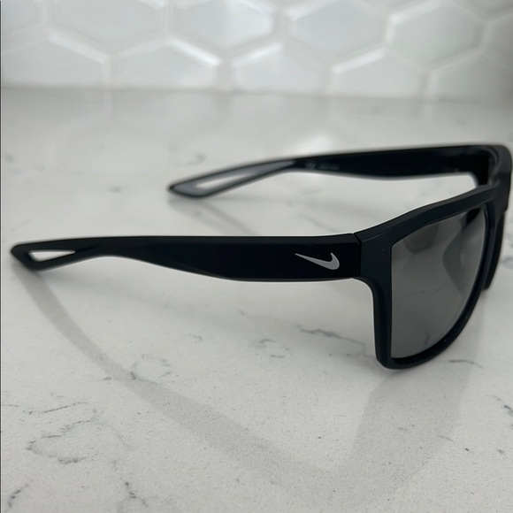 Nike Running Black Sunglasses - Picture 4 of 8
